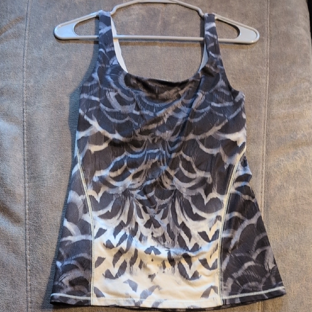 Lululemon Gray & White Design Tank